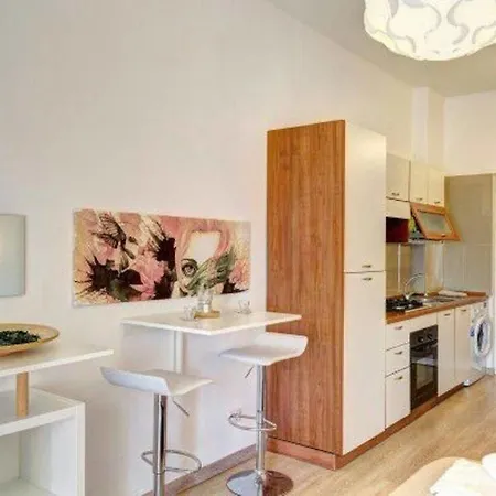 Patry' House Апартаменти *